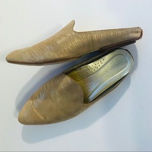 Donald J. Pliner Gold Mules flat